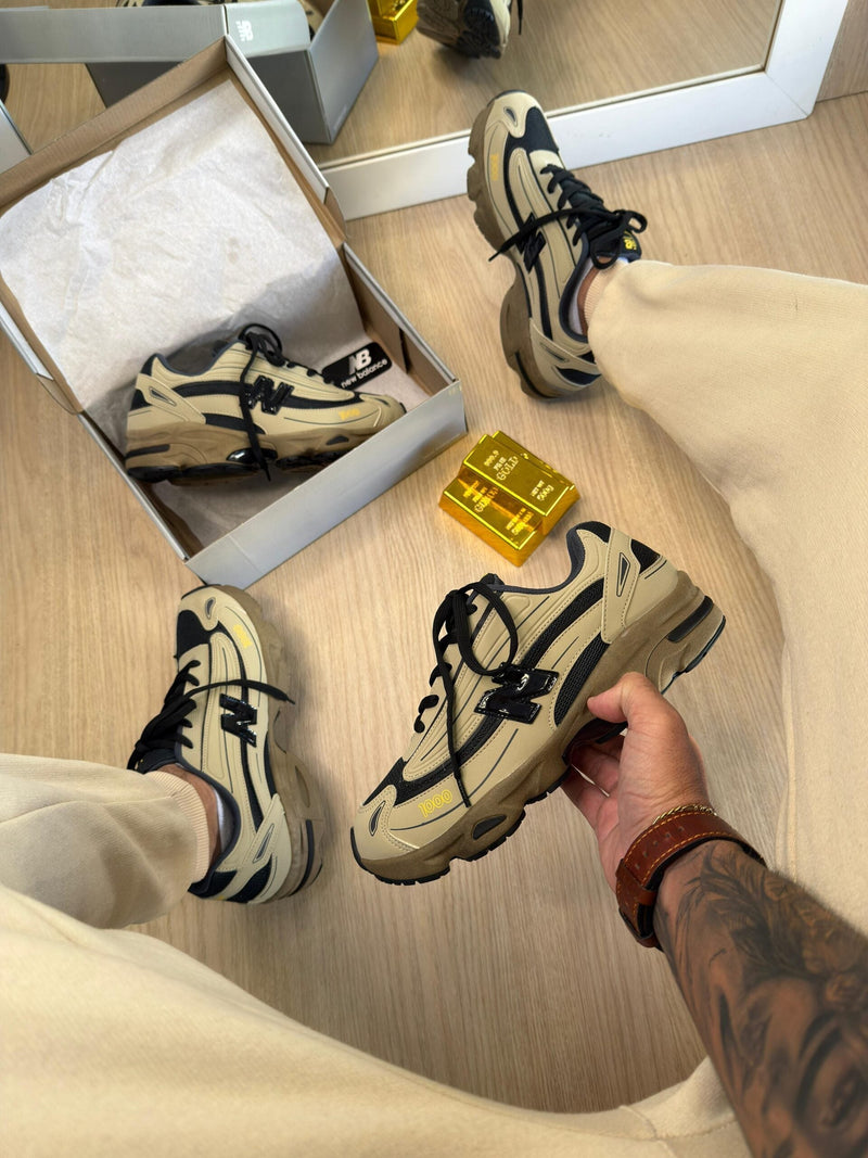 New Balance 1000 Bege e Preto