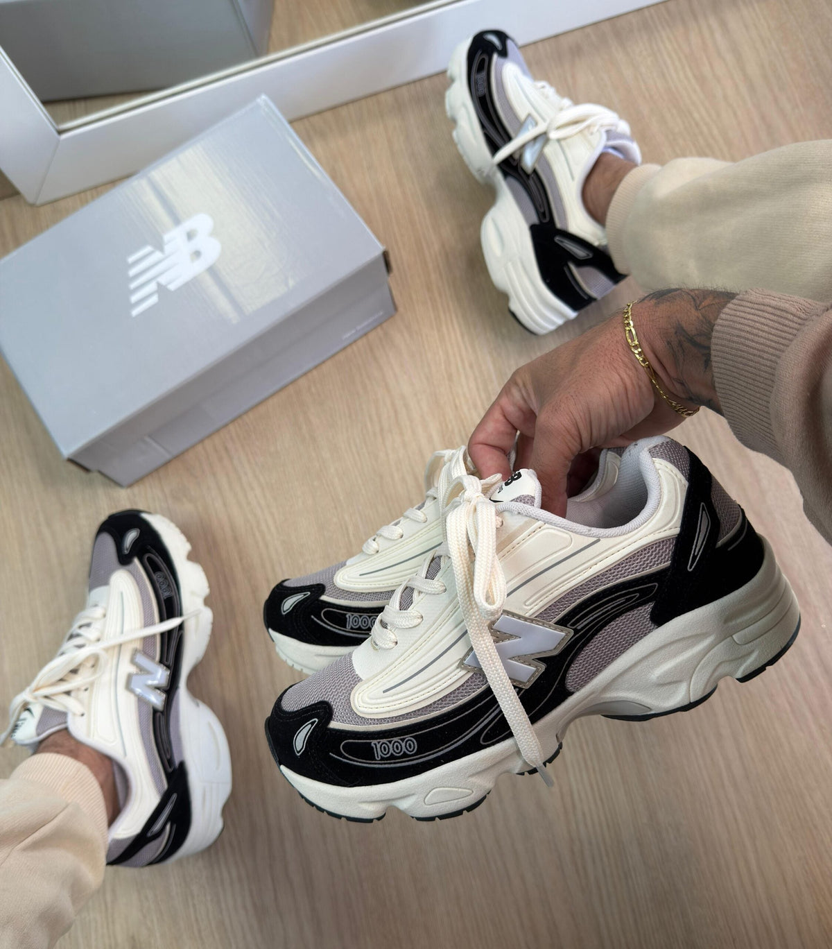 New Balance 1000 Branco e Preto