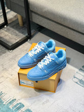 LV *Trainer - Blue2