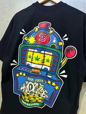 Camiseta Oversized Trip Side Giro da Sorte Preta