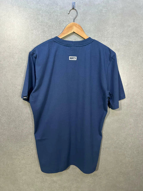 Camiseta Wats Logo Central - Azul Jeans
