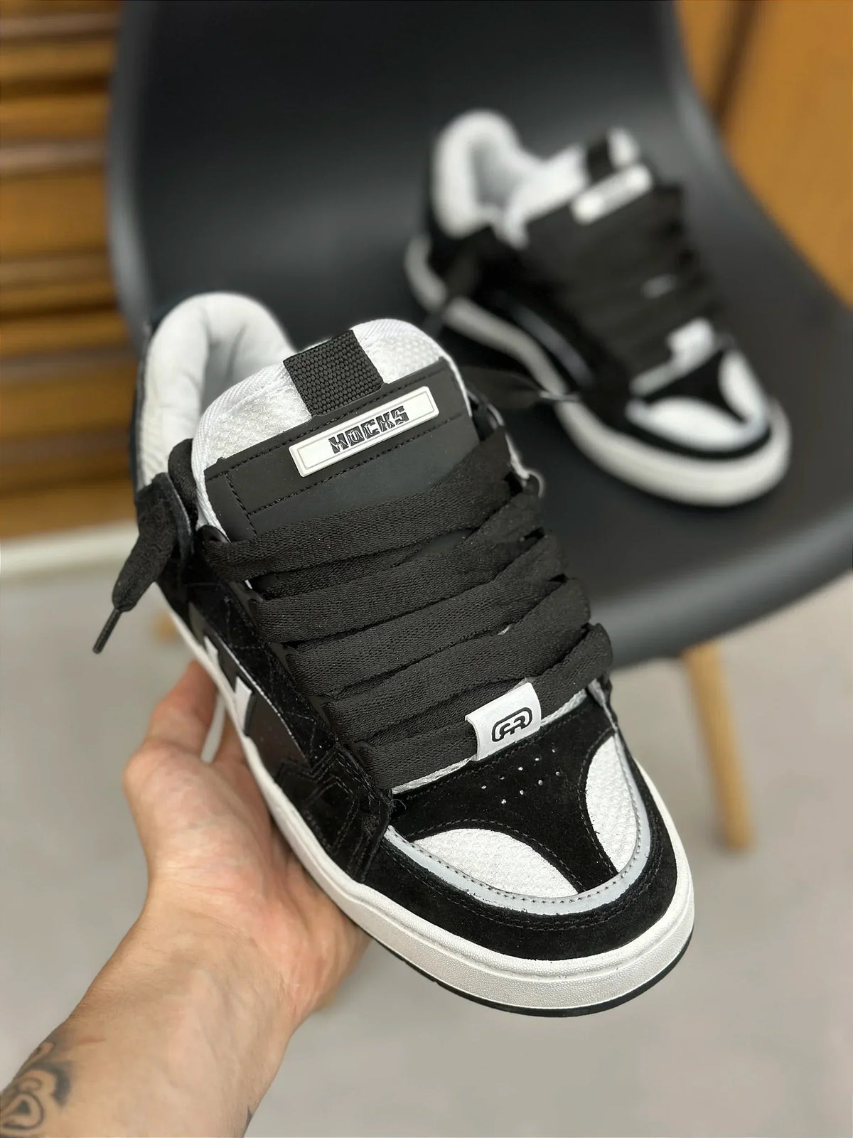 Hocks Bold (petitpoa)