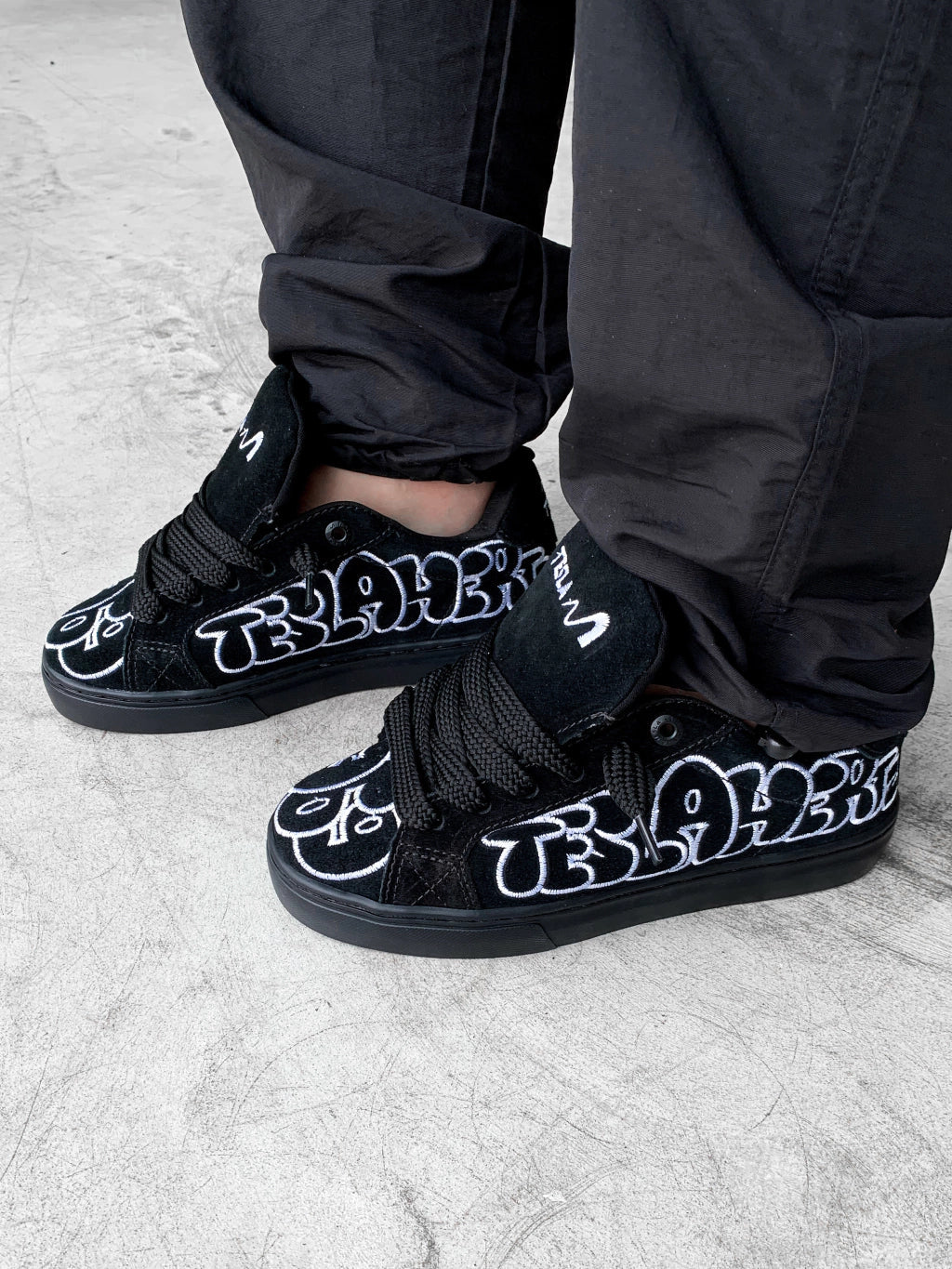 Tesla Hertz Art Grafitado Preto