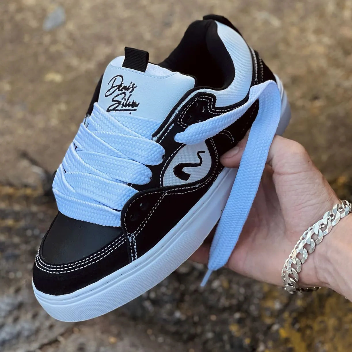 Tesla Fusion Denis Silva Branco/Preto